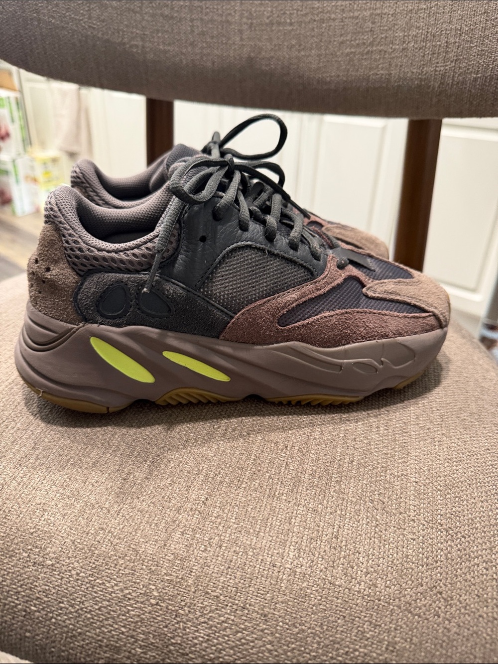 Authentic Adidas Yeezy boost 70 mauve